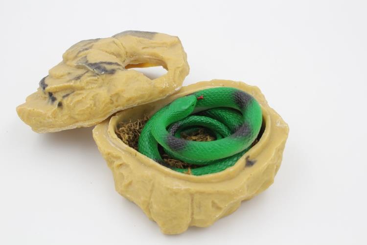 Cachette à petit serpent