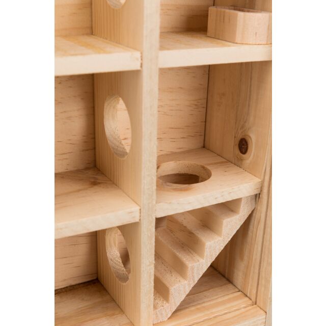 Tour de jeu en bois d'écorce