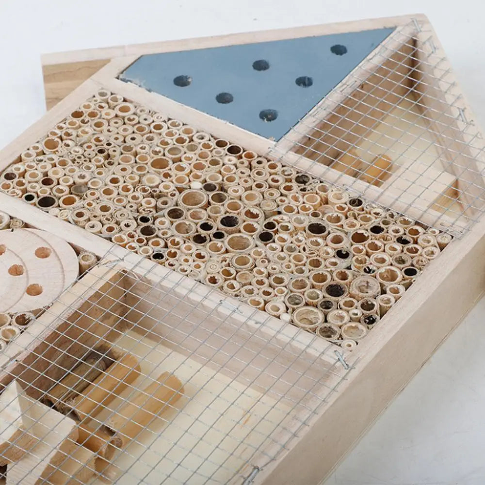Hôtel à insectes en bois