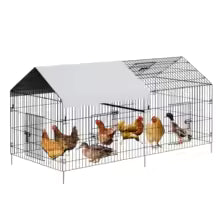 Enclos à poules semi-couvert