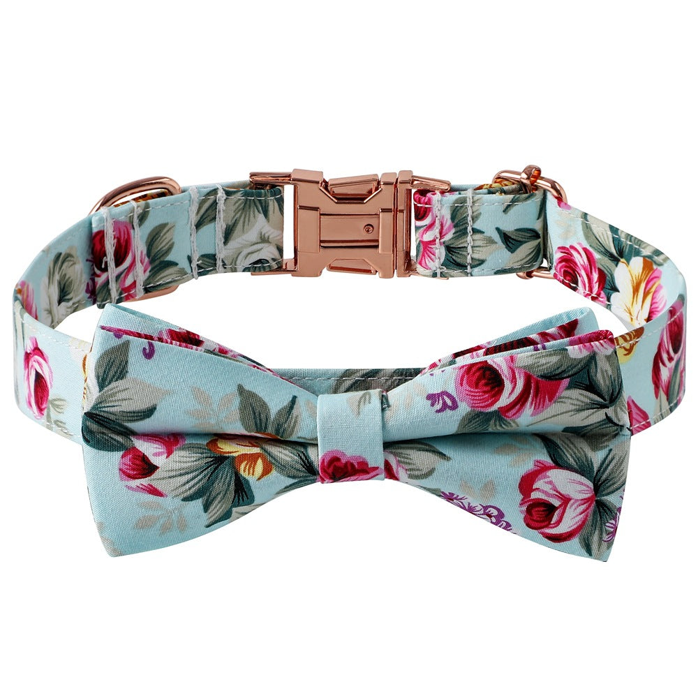 Collier chien floral nœud papillon